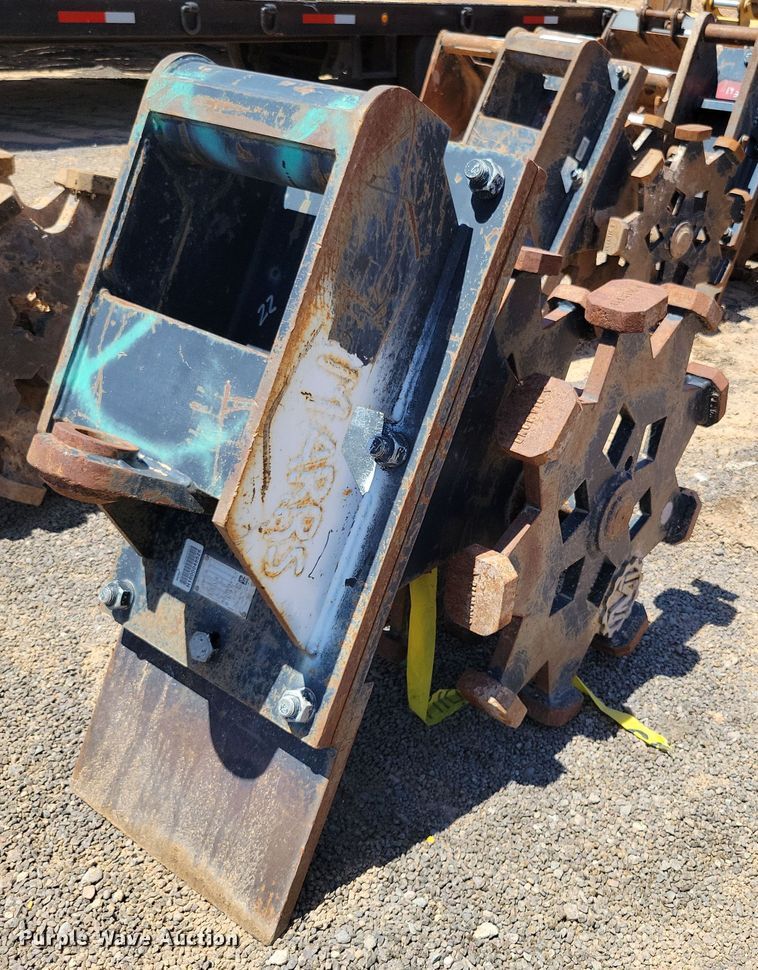 Caterpillar 28" W compaction wheel - DX7044