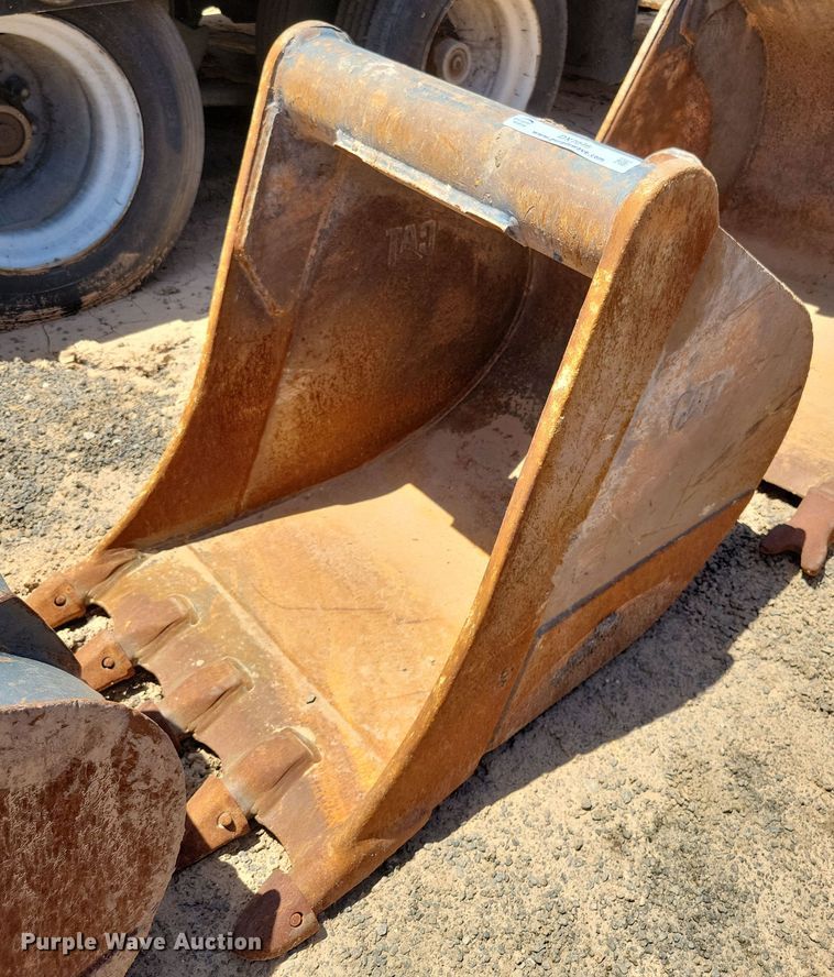 Caterpillar 24" backhoe bucket - DX7046