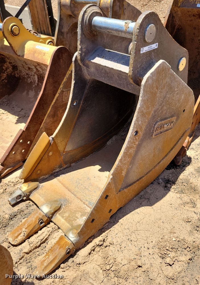 Doosan 24" W excavator bucket - DX7051
