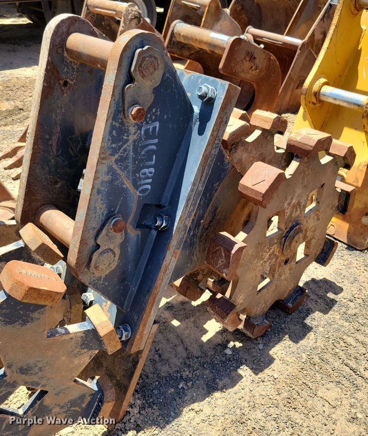 Caterpillar 22" W compaction wheel - DX7058