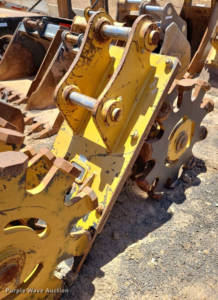 Rockland 24" W compaction wheel - DX7060