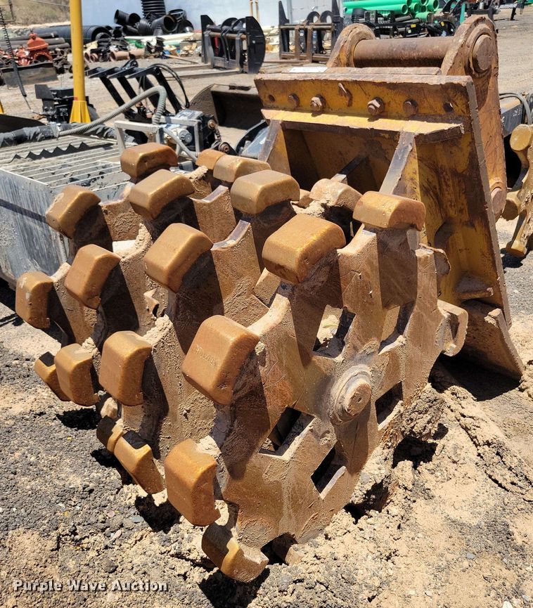 Caterpillar 36" W compaction wheel - DX7062