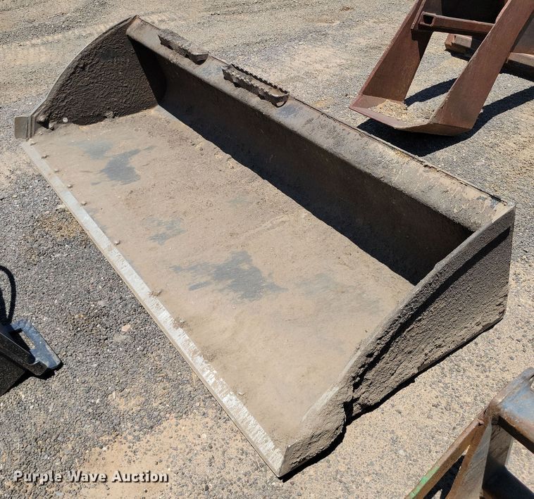 Caterpillar 86" W skid steer bucket - DX7067