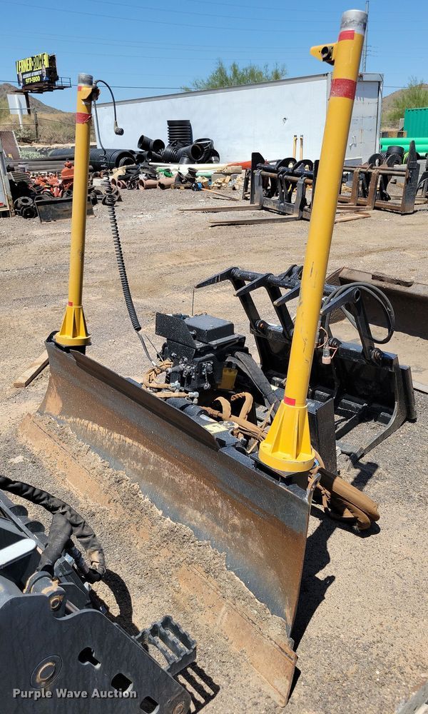 Caterpillar 91" W skid steer dozer blade - DX7069