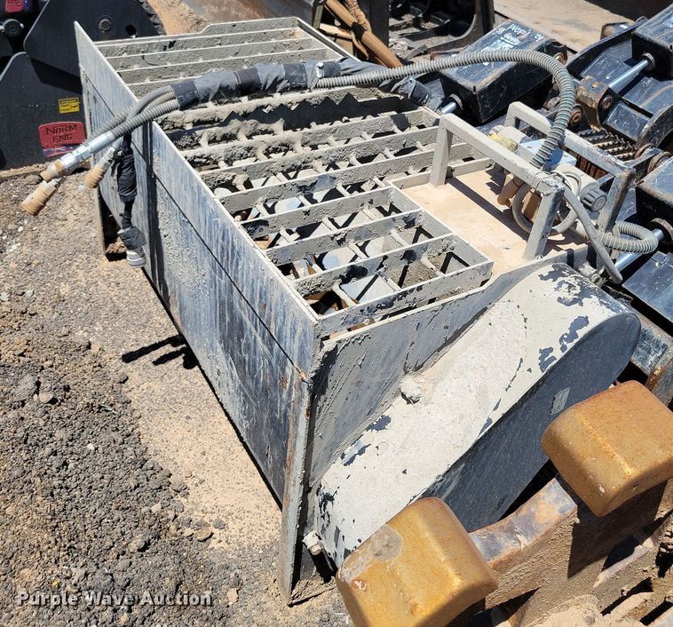 54" W skid steer concrete mixer - DX7072