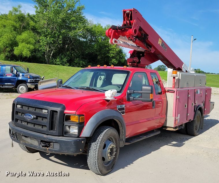 2009 Ford F550 Super Duty bucket truck - DX7124