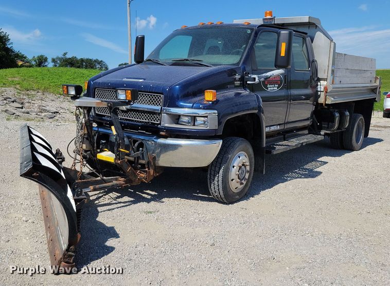 2005 Chevrolet C4500 Crew Cab dump truck - DX7126