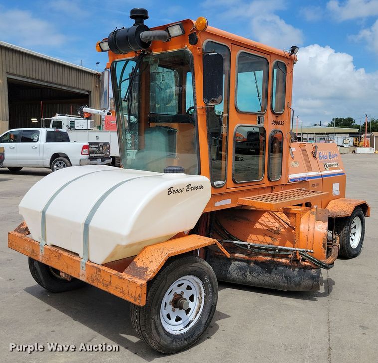 2010 Broce Broom RCT350 broom - DX7189