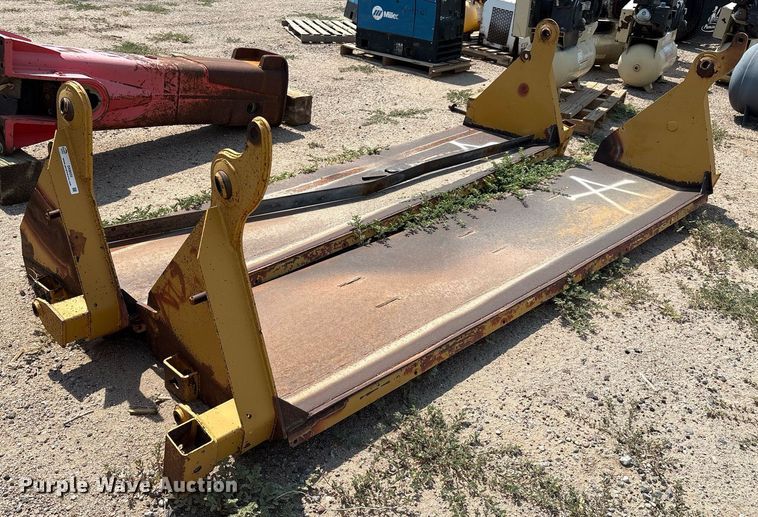 (2) sets of clamshell gates  - DX8025