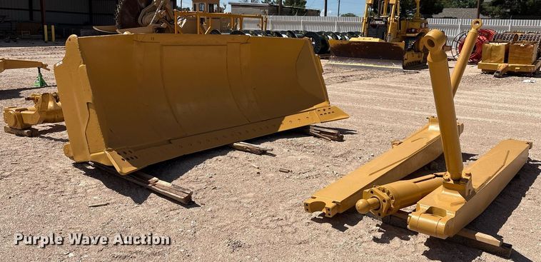 Dozer parts - DX8082