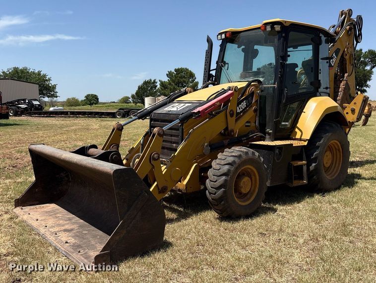 2016 Caterpillar 420F2 IT backhoe - DY0799