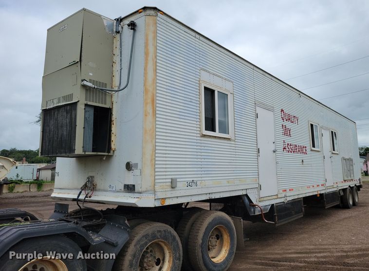 1984 Dorsey dry van office trailer - EA2477