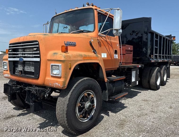 1994 Ford LNT8000 dump truck - EG6047