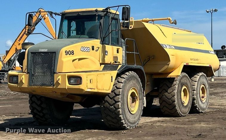 2003 John Deere 400D water wagon - EK8366