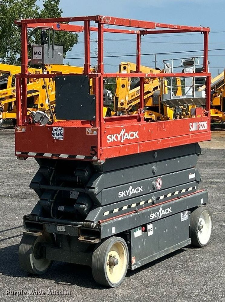 Skyjack 3226 Scissor or Vertical Lift For Sale | Purple Wave Auction