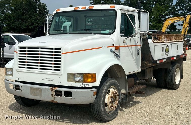 1999 International 4700 Low Profile flatbed truck - EK8440