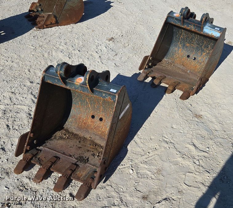 (2) excavator buckets - EN2024