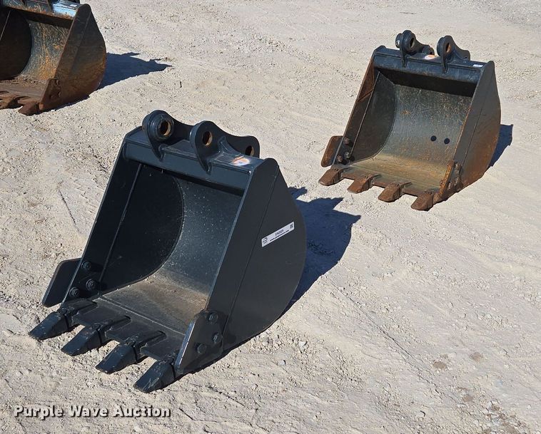 (2) excavator buckets - EN2025