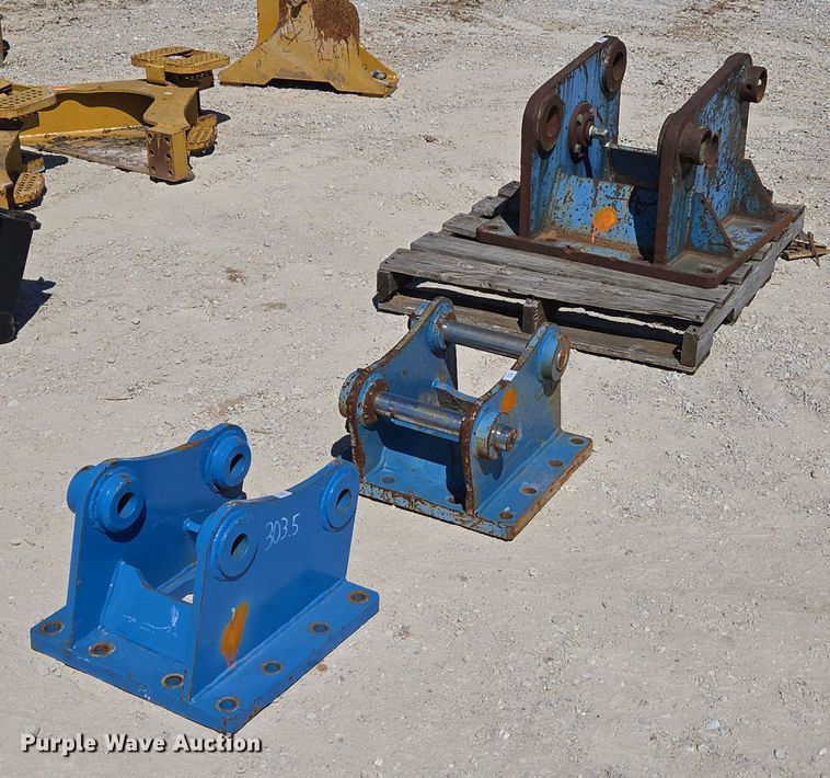 (3) excavator top mounts - EN2038