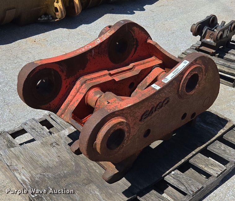 ESCO hydraulic quick coupler - EN2051
