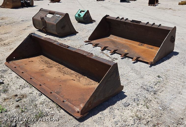 (2) skid steer buckets - EN2060