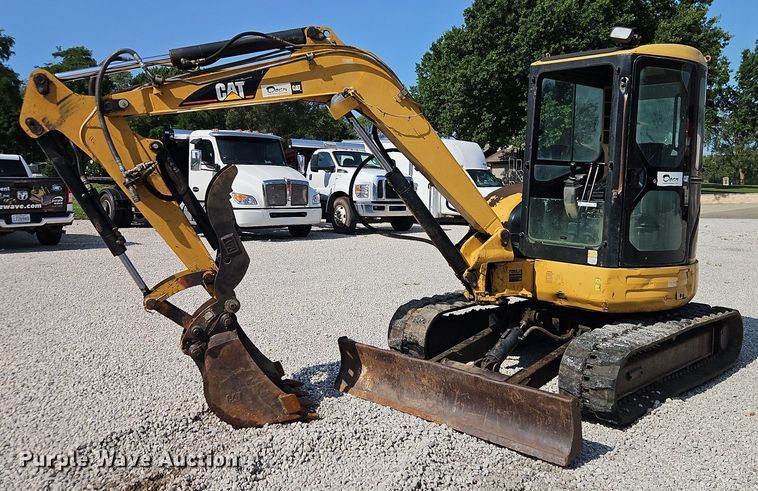 2005 Caterpillar 304 mini excavator - EO4562