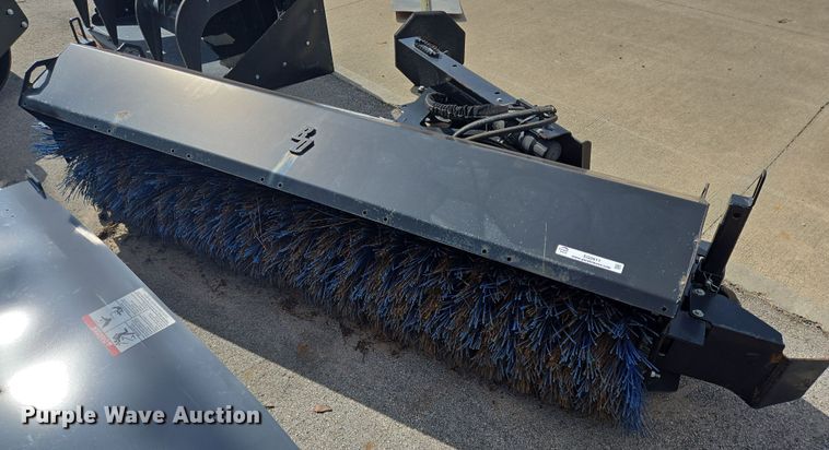 Blue Diamond 116215 skid steer broom - EQ2611