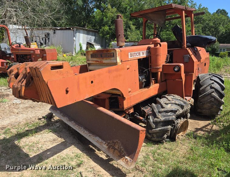 Ditch Witch trencher - EQ4088
