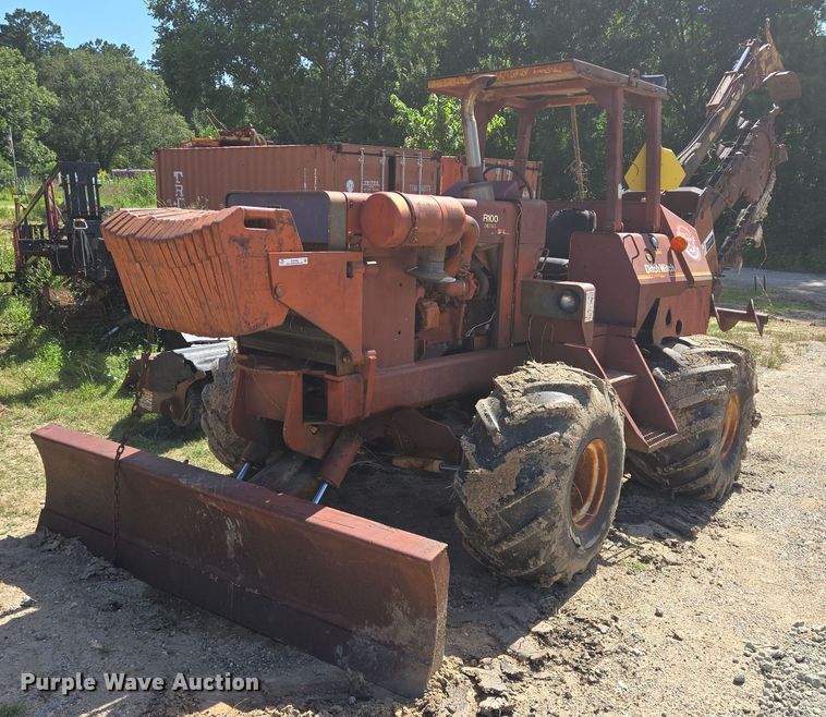Ditch Witch R100 trencher - EQ4090