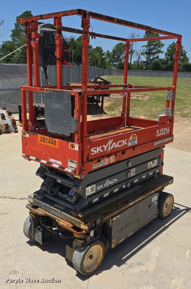 2020 Skyjack SJ3219 scissor lift - EQ4095