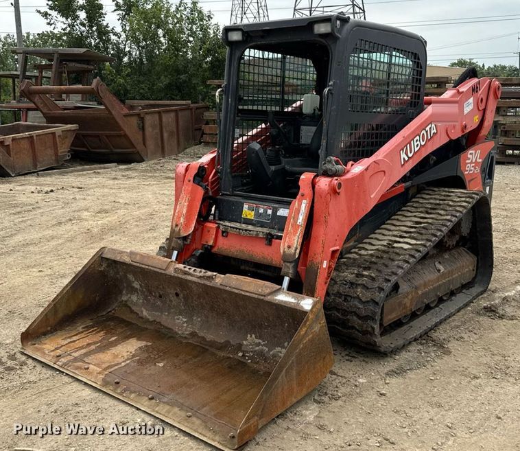 2018 Kubota SVL95-2S tracked skid steer loader - MZ9407