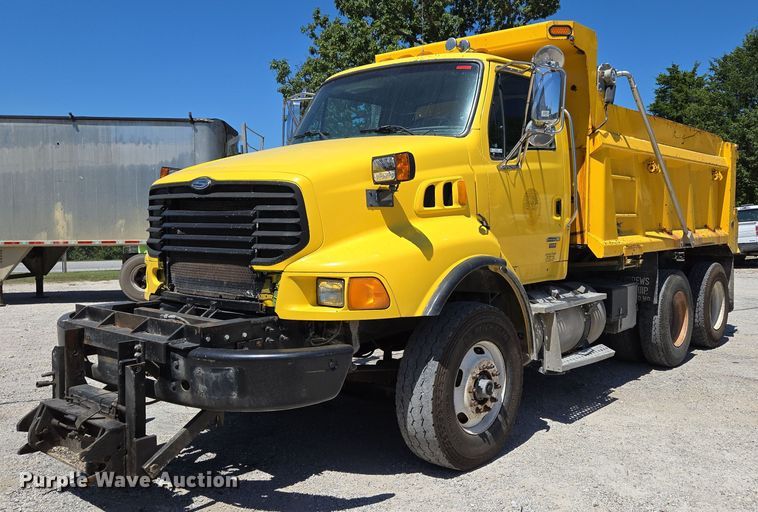 2009 Sterling L-Line dump truck - DY0395