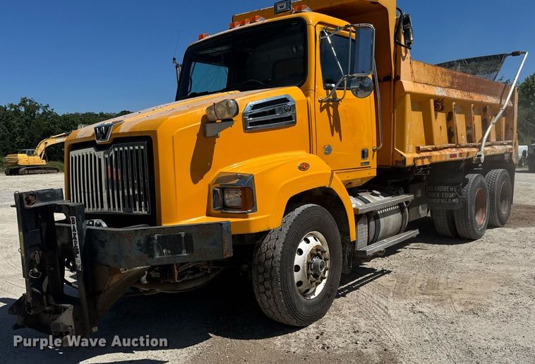 2014 Western Star 4700SB dump truck - DY0397