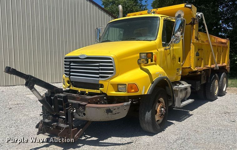 2009 Sterling L-Line dump truck - DY0399