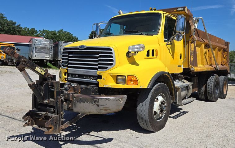 2007 Sterling L-Line dump truck - DY0402