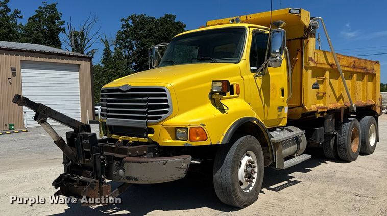 2009 Sterling L-Line dump truck - DY0404