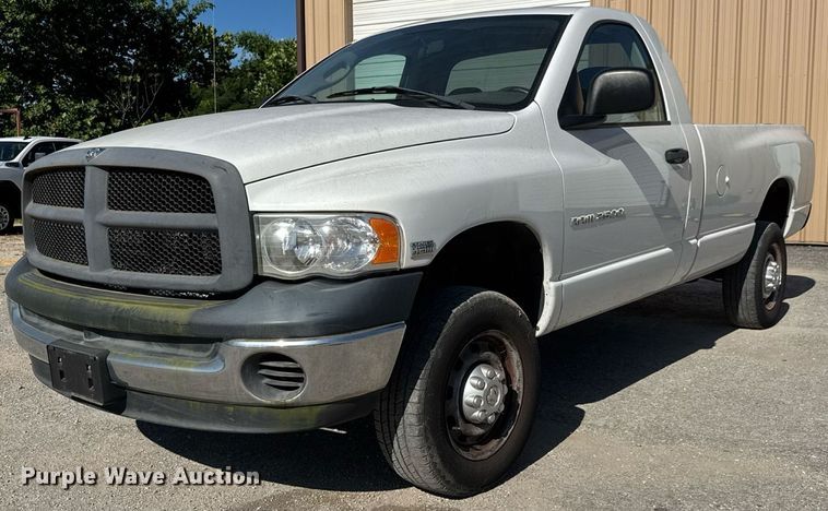 2005 Dodge Ram 2500 pickup truck - DY0415