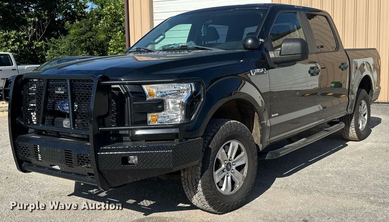 2017 Ford F150 SuperCrew pickup truck - DY0417