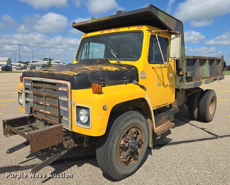 1979 International 1854 dump truck - DY0993