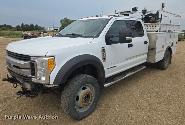 2017 Ford F550 Crew Cab utility / service truck - DY1085
