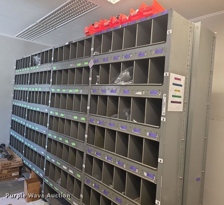 Asstd pipe fittings and shelving Shelving - DZ6121