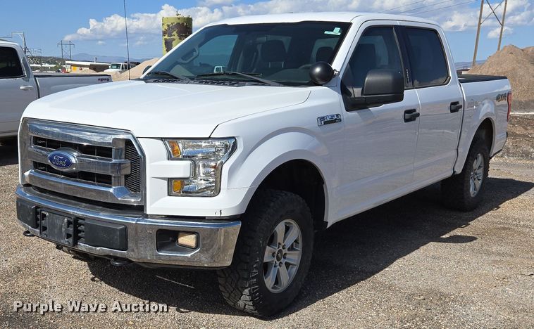 2016 Ford F150 SuperCrew pickup truck - EC3443