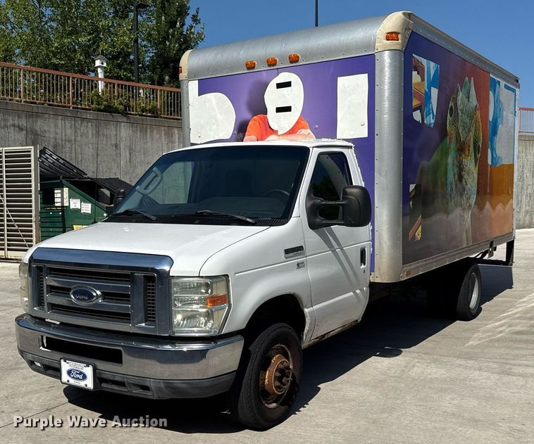 2010 Ford E350 box truck - ED4401