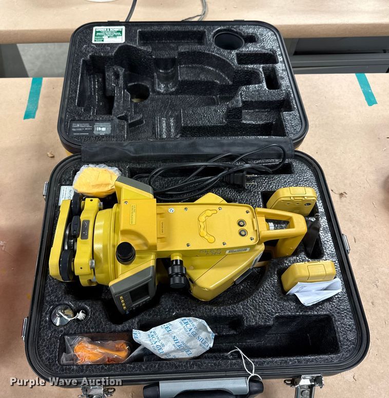 Topcon  GTS235W  surveying equipment  - ED4435