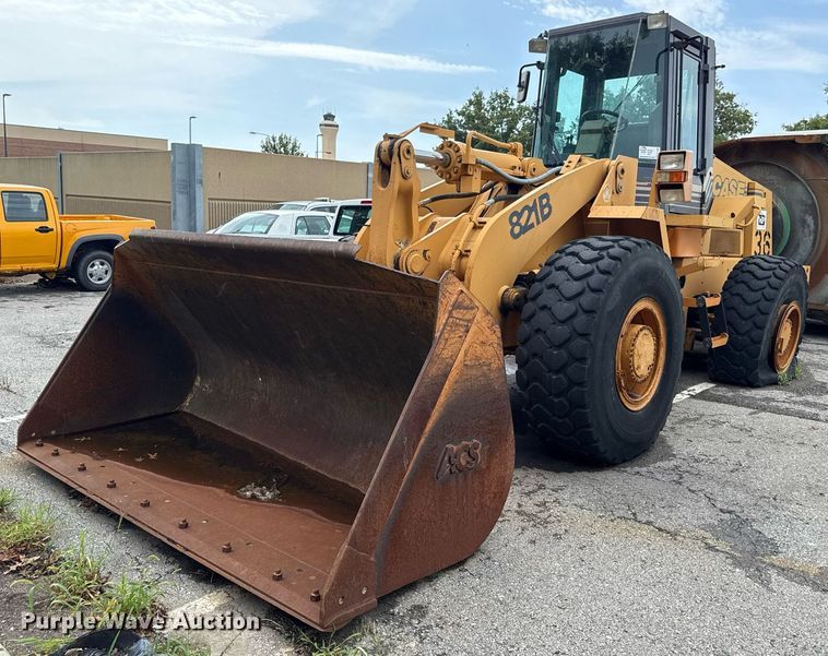 1998 Case 821B wheel loader - EF1880
