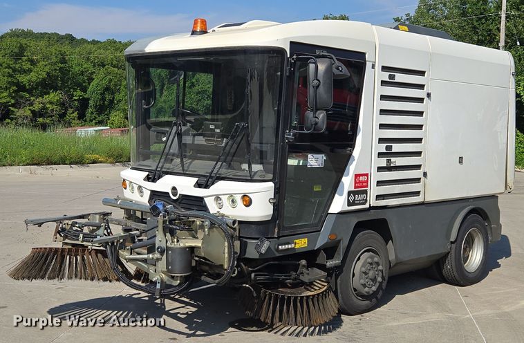 2016 Ravo 5 Series 540 street sweeper - EF1941