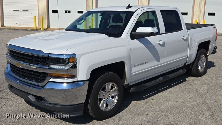2018 Chevrolet Silverado 1500 Crew Cab pickup truck - EF1950