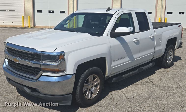 2018 Chevrolet Silverado 1500 Double Cab pickup truck - EF1952