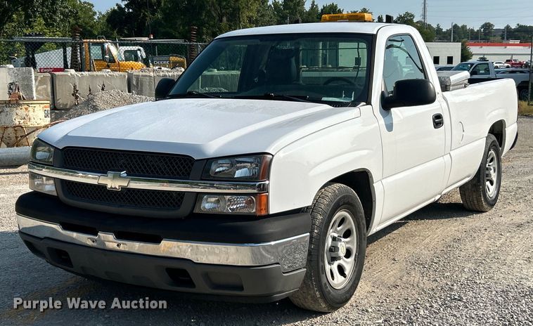 2005 Chevrolet Silverado 1500 pickup truck - EK8471