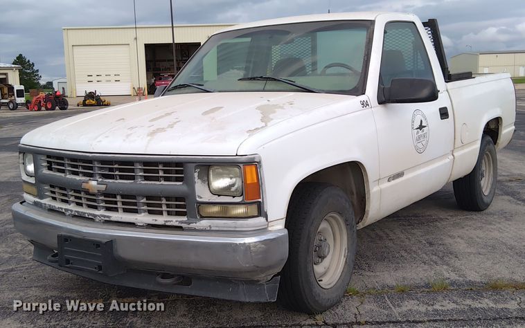 1998 Chevrolet 1500 pickup truck - EM8035